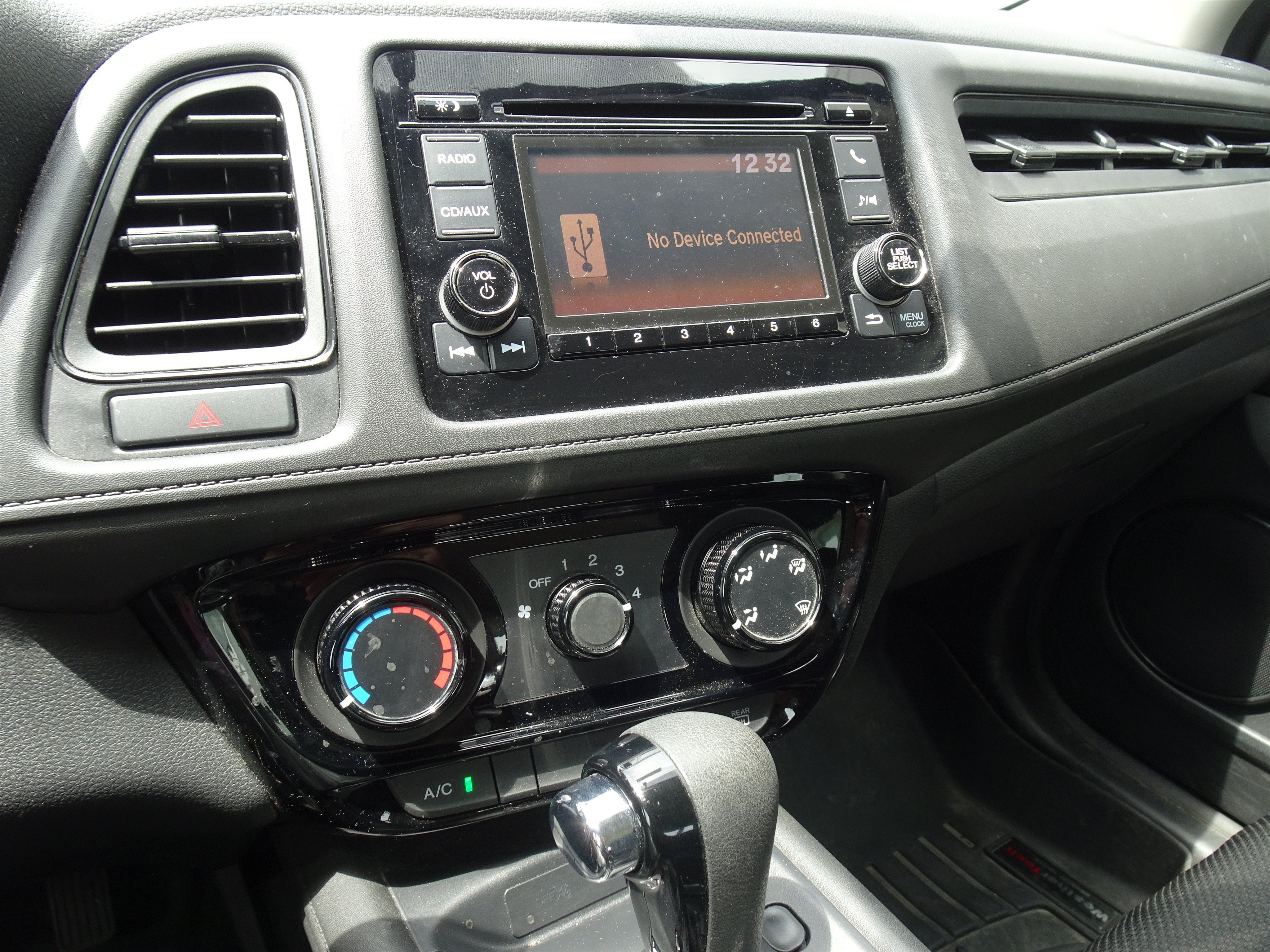 Used 2018  Honda LX image 11