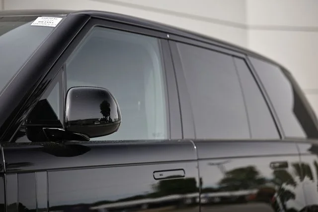 New 2026 Santorini Black Land Rover SE image 3