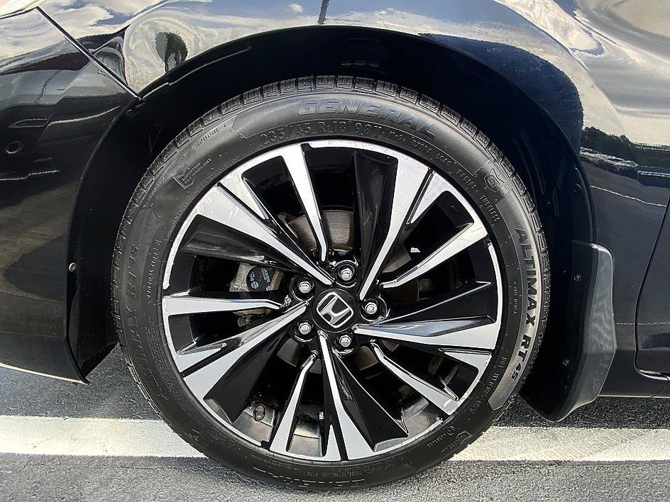 Used 2017 Crystal Black Pearl Honda EX image 8