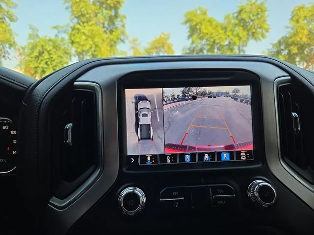 Used 2022 Red GMC SLT image 19