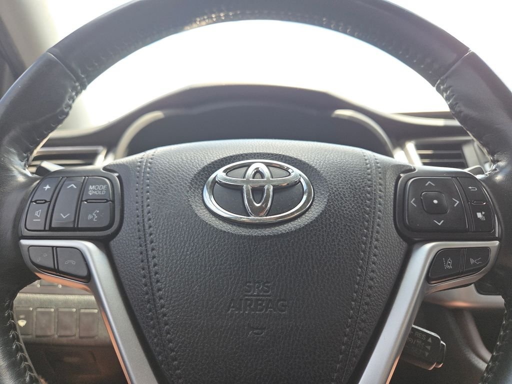 Used 2019 Black Toyota XLE image 24