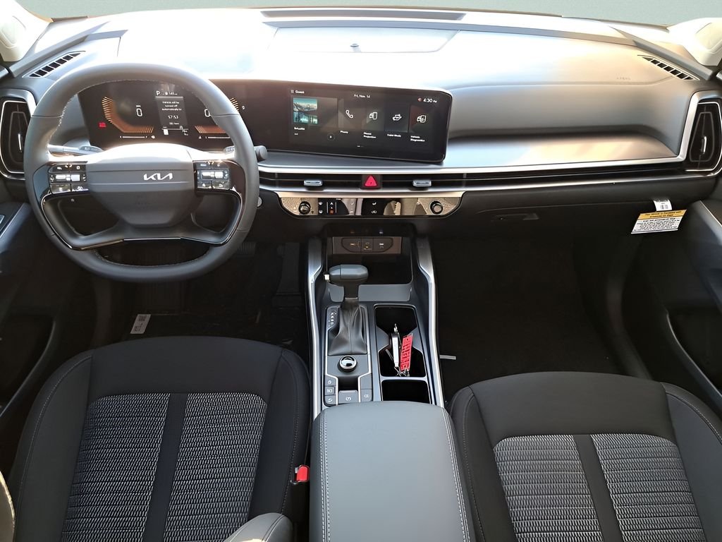 2026 Kia Sorento LX - Photo 15