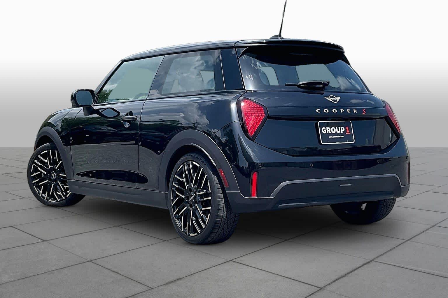 Used 2025 Midnight Black II MINI Cooper S image 10