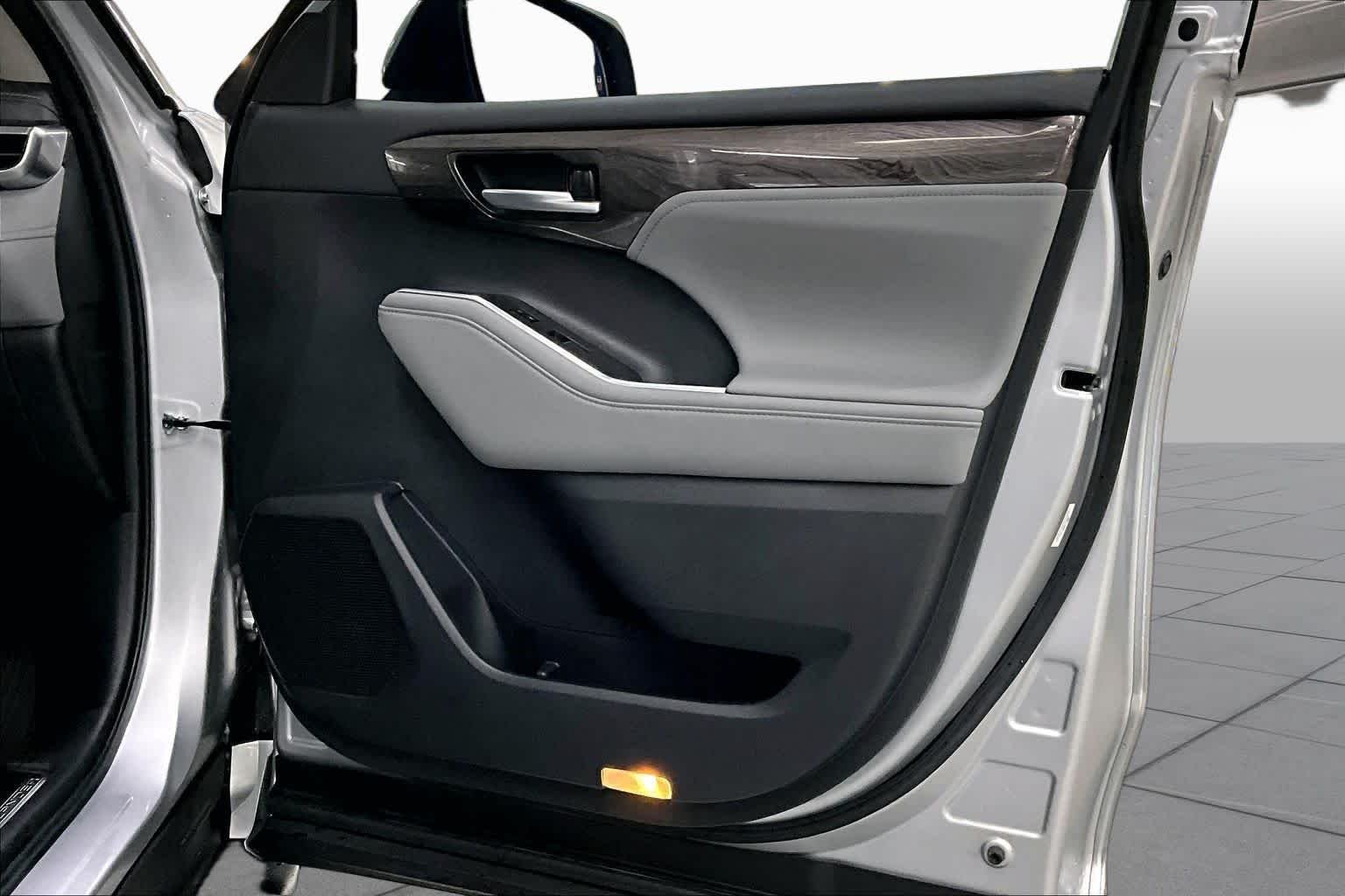Used 2023 Celestial Silver Metallic Toyota Platinum image 22