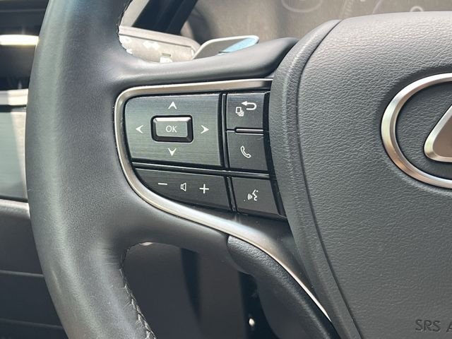 Used 2022 White Lexus 350 image 31