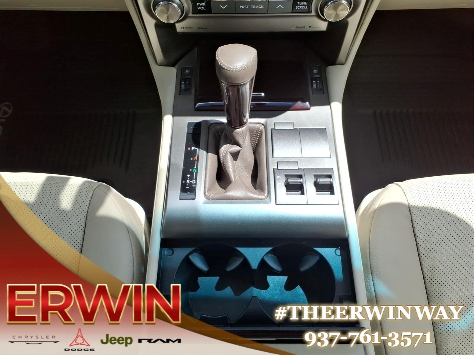 Used 2018 Starfire Pearl Lexus Base image 23