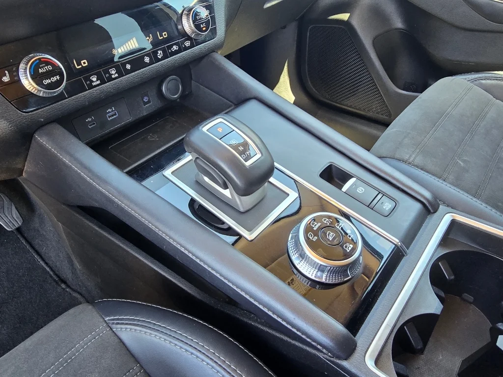 Used 2024 Gray Mitsubishi SE image 21