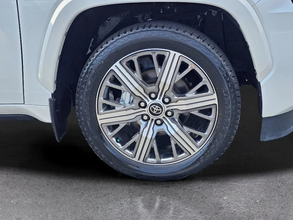Used 2024  Toyota SR5 image 6