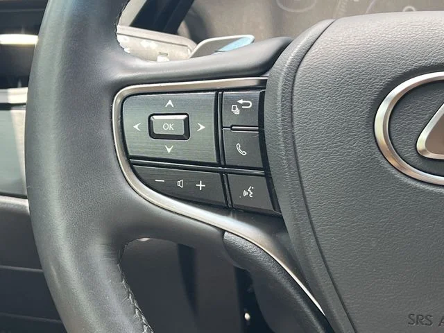 Used 2022 White Lexus 350 image 31
