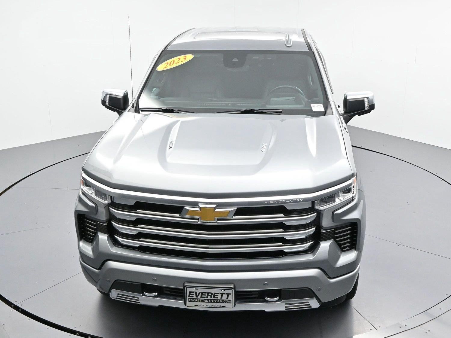 Used 2023 STERLING GRAY METALLIC Chevrolet High Country image 40