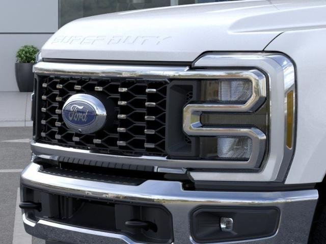 New 2026 Star White Metallic Tri-Coat Ford F-350® Lariat® image 39