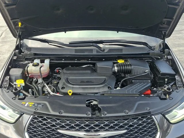 Used 2022 Gray Chrysler Touring L image 29