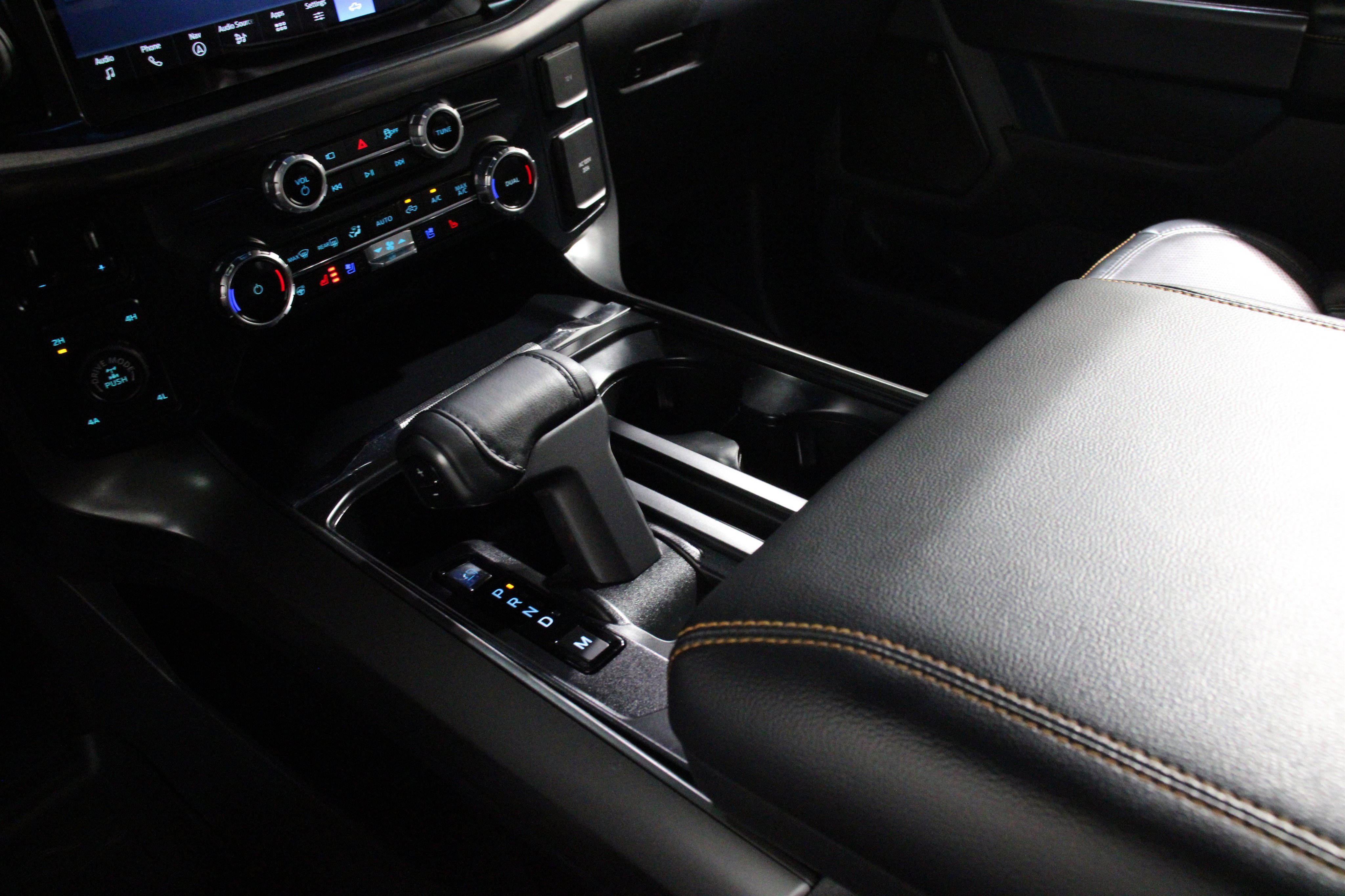 Used 2025 Agate Black Metallic Ford Tremor image 22