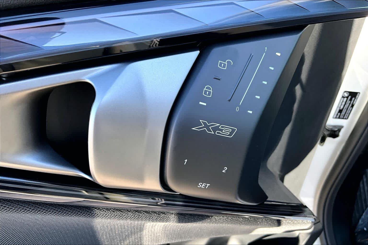 New 2026 Alpine White BMW 30 xDrive image 18