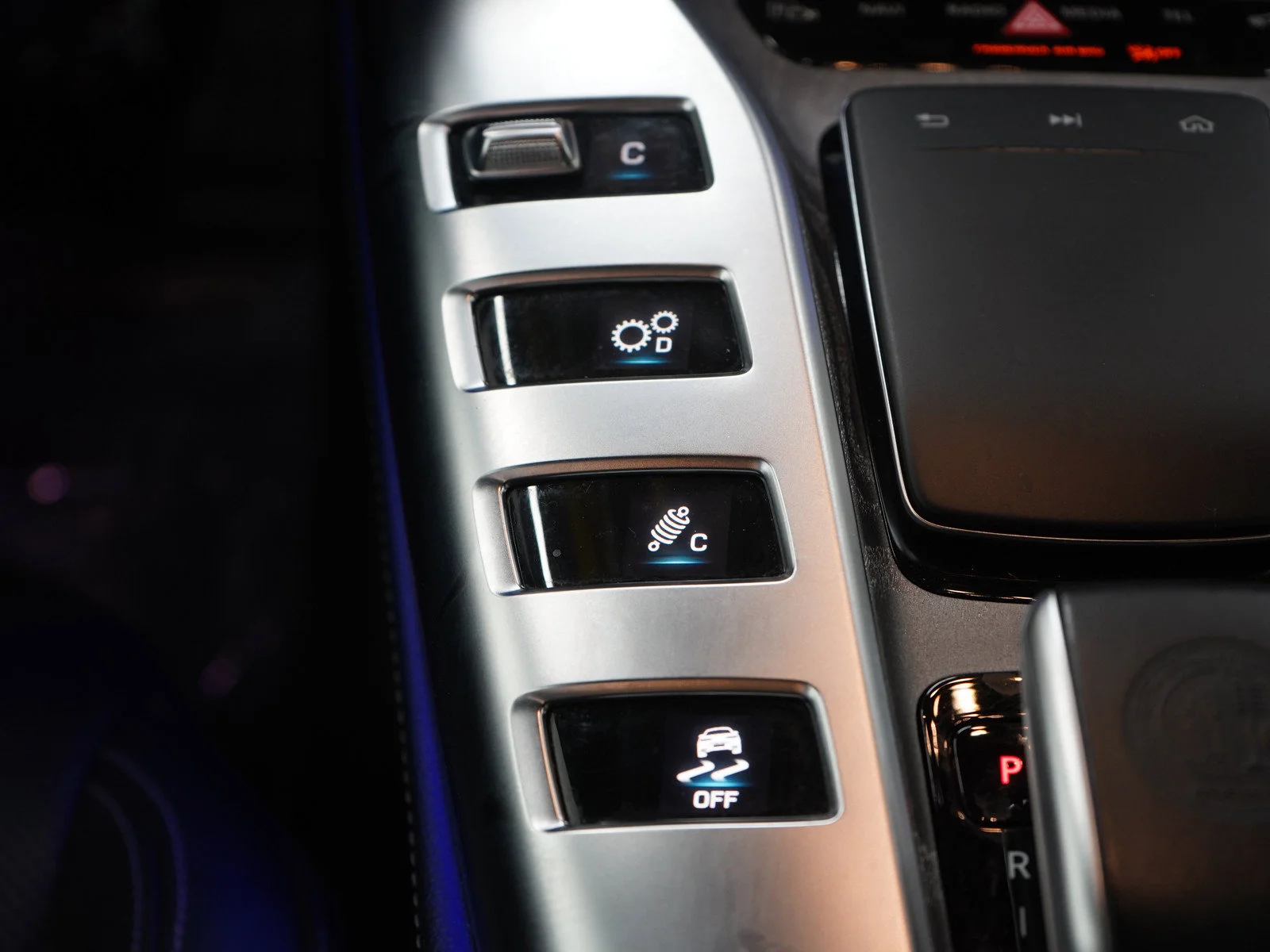 Used 2019 White Mercedes-Benz Base image 21