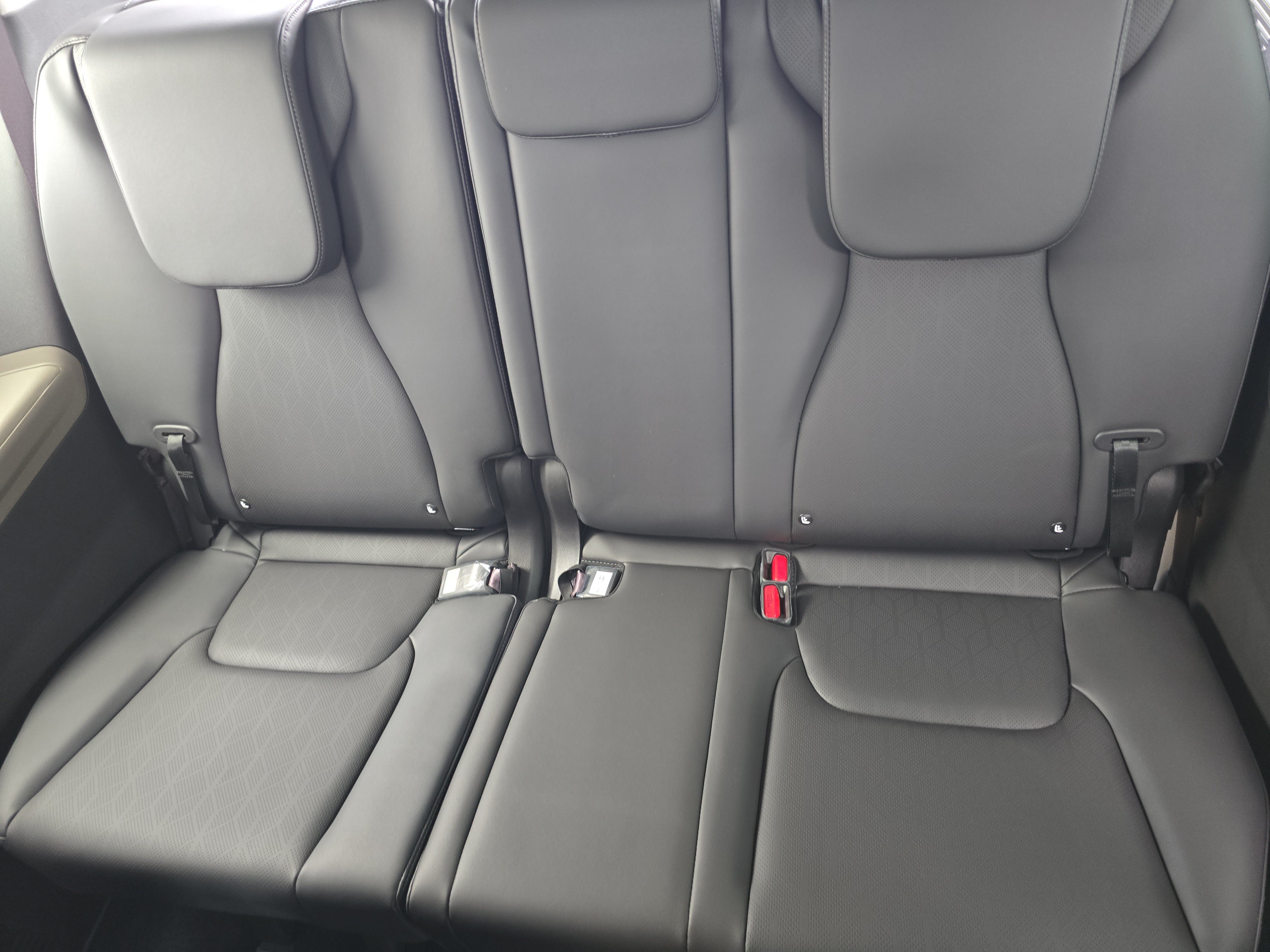 New 2026 Snow White Pearl Kia EX image 18