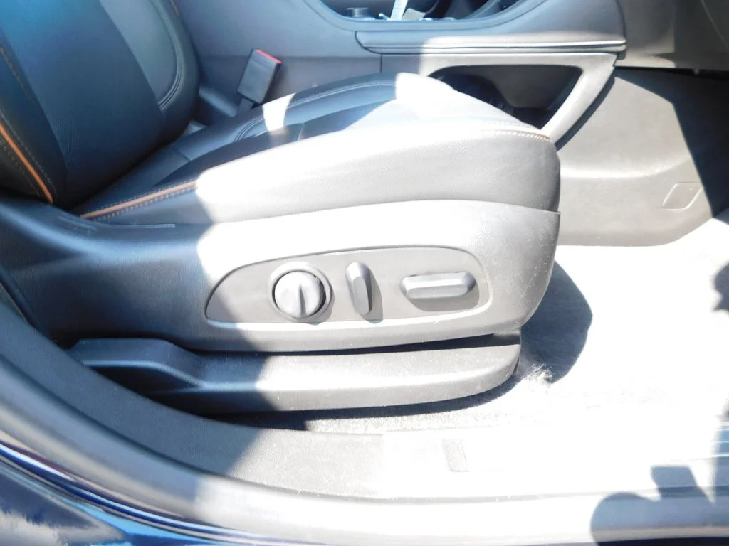 Used 2021 Midnight Blue Metallic GMC AT4 image 19