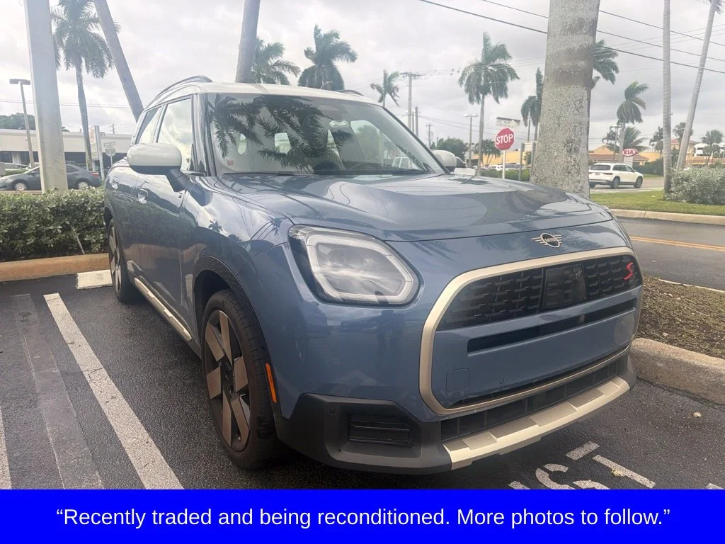 Used 2026 Blue MINI Signature Plus image 1