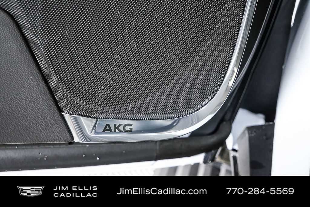 Used 2026 Vibrant White Tricoat Cadillac Platinum Sport image 7