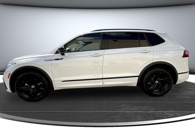 Used 2024 White Volkswagen 2.0T SE R-Line Black image 8