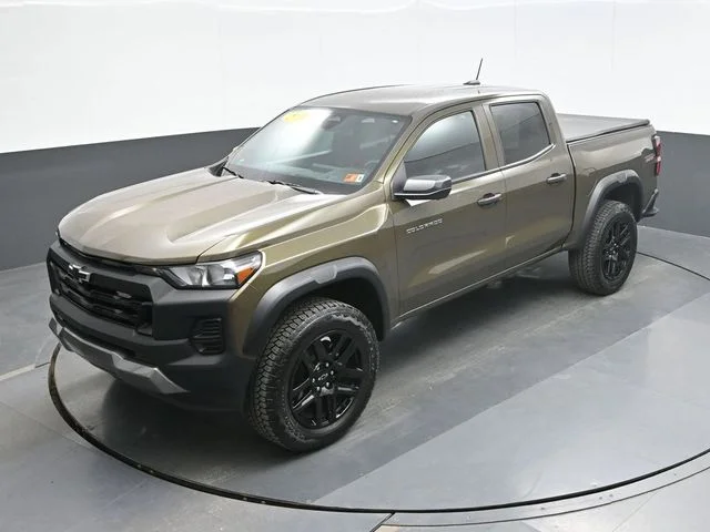 Used 2025 Brown Chevrolet Trail Boss image 13