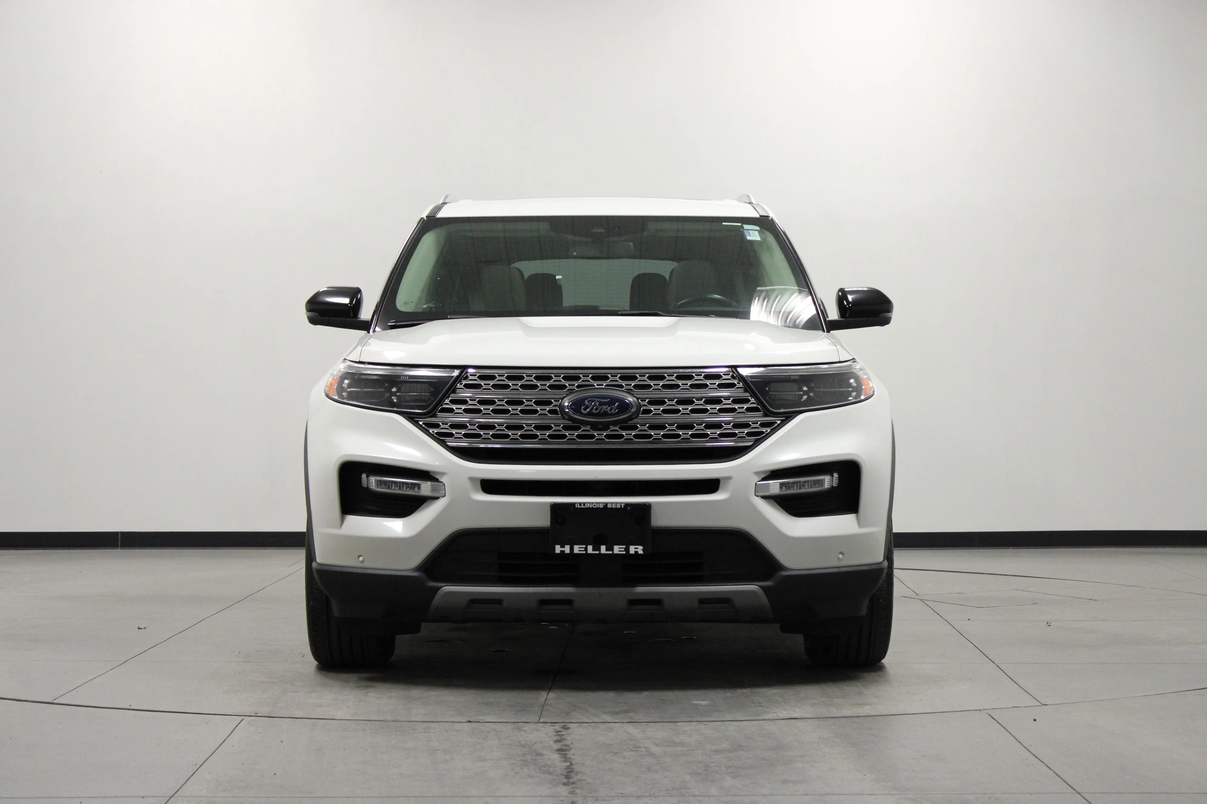 Used 2021 Star White Metallic Tri-Coat Ford Limited image 9