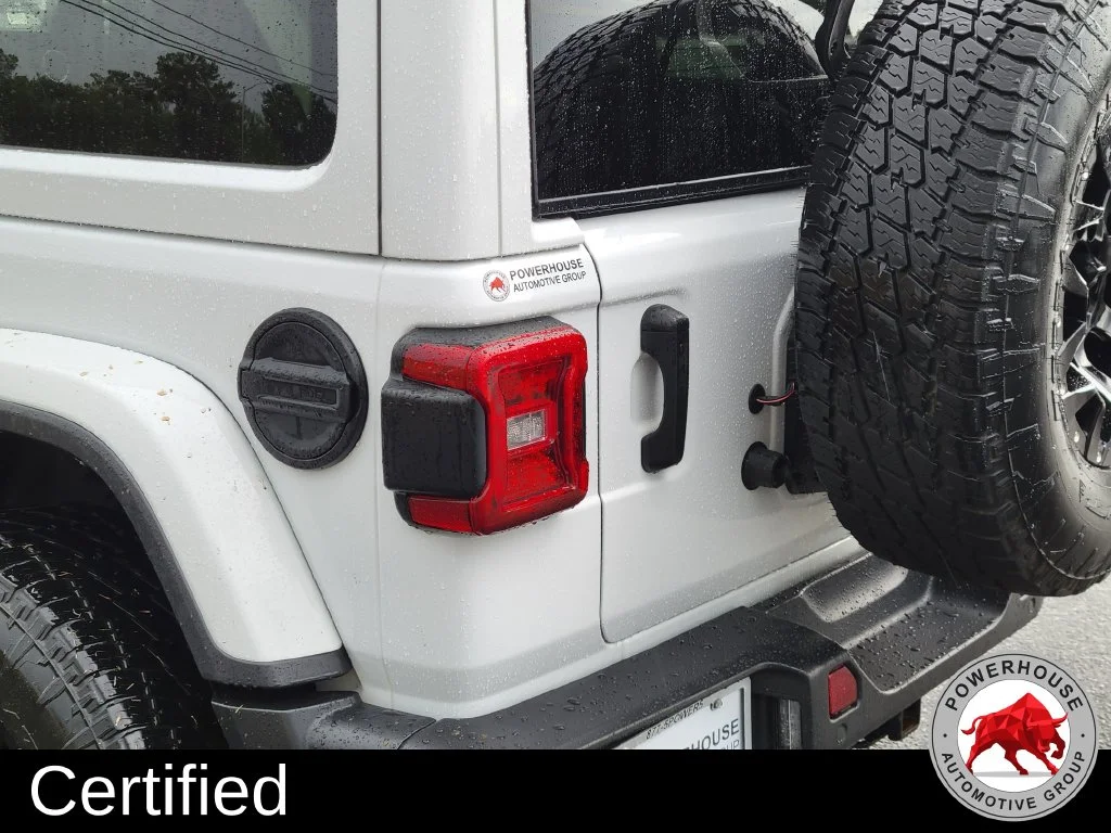 Used 2021 White Jeep Unlimited Sahara image 13
