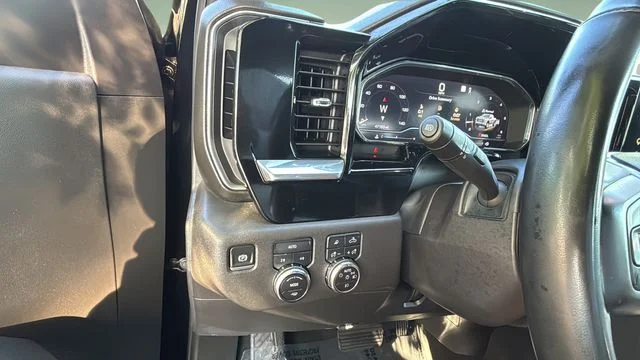 Used 2025 Black GMC SLT image 22
