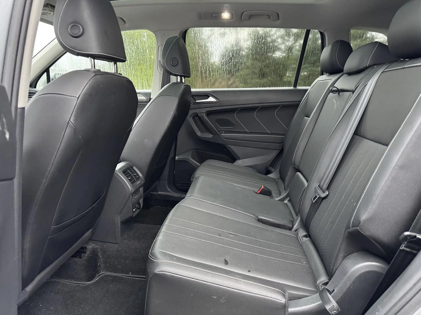 Used 2023 Pyrite Silver Metallic Volkswagen SE image 10