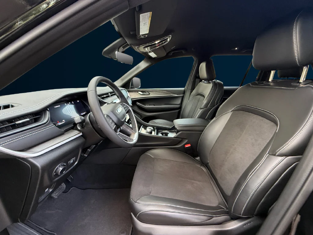 New 2027 Black Jeep Laredo Altitude image 10