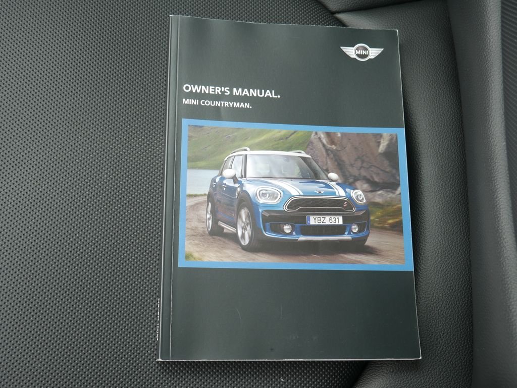 Used 2018 Black MINI Base image 32