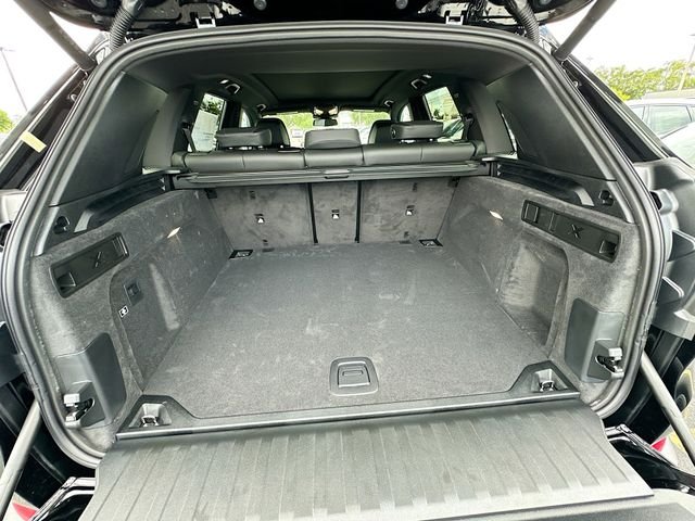 New 2026 Black BMW sDrive40i image 21