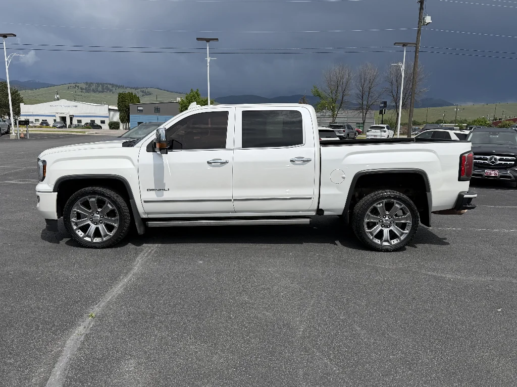 2018 GMC Sierra 4WD Crew Cab Short Box's photo