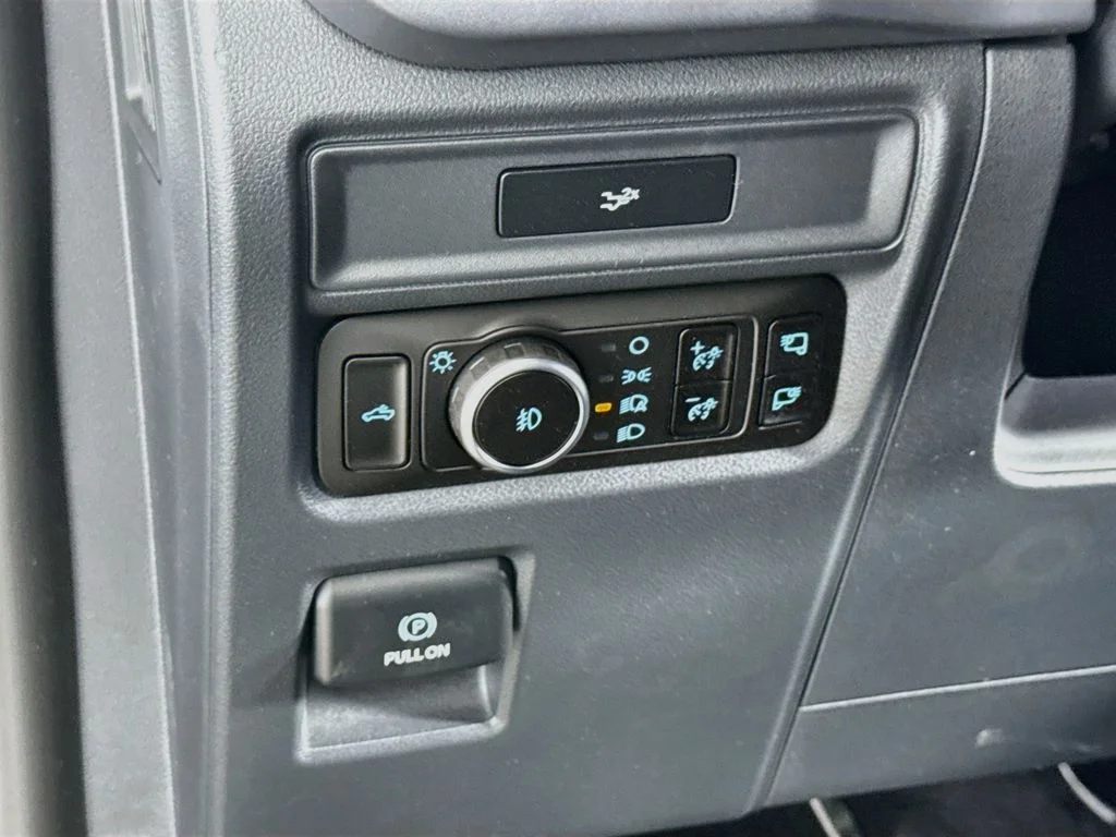 New 2026 Avalanche Ford XLT image 10