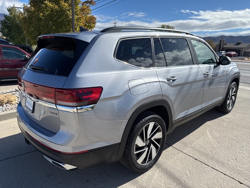 2024 Volkswagen Atlas SE Technology photo 3
