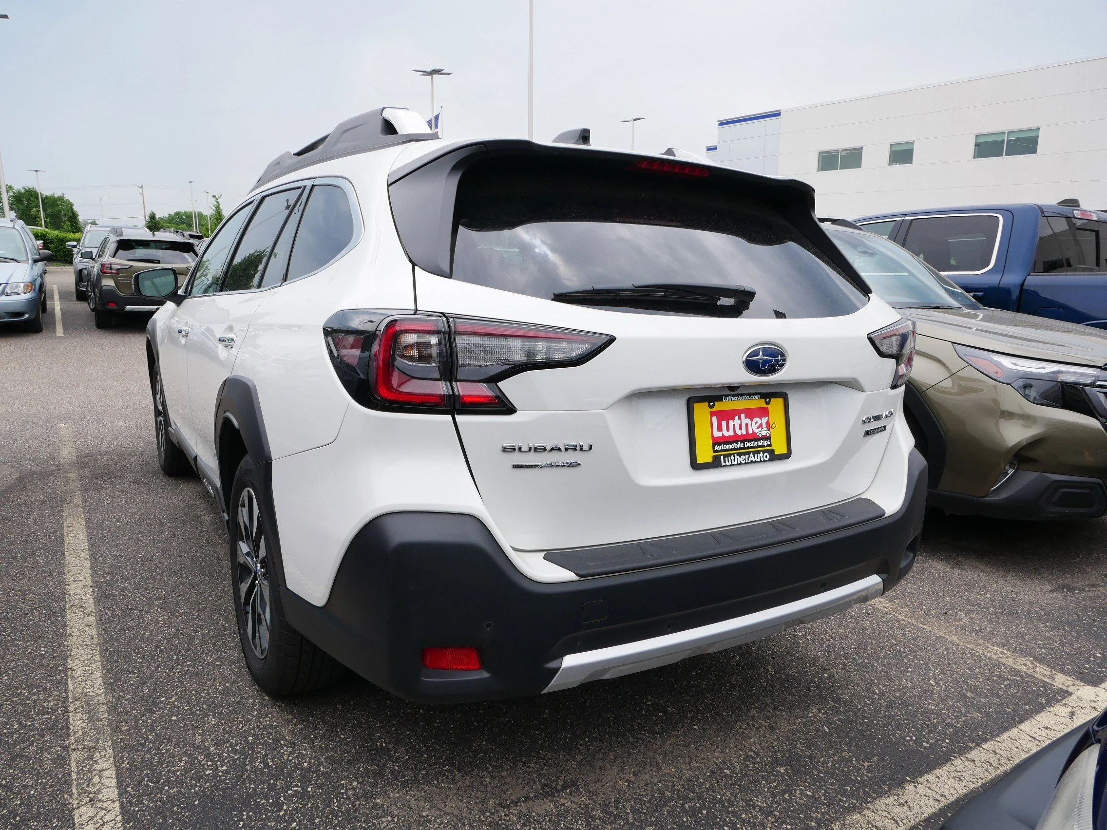 Used 2024 Crystal White Pearl Subaru Touring image 4