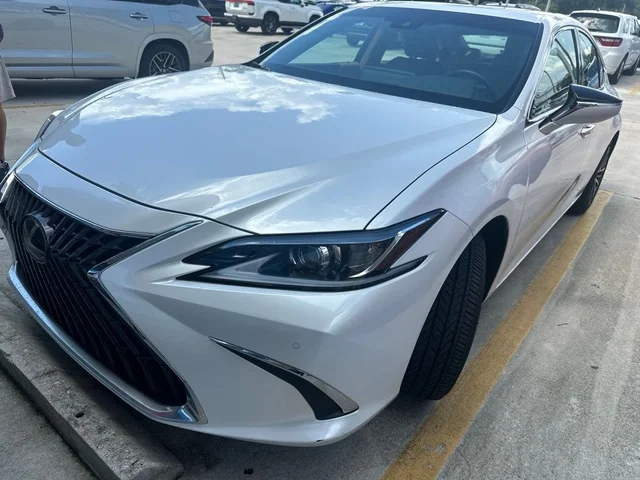 2025 Lexus ES 350