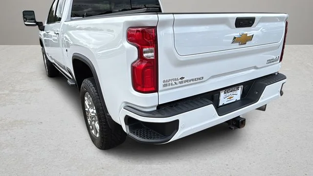 Used 2024 White Chevrolet High Country image 40