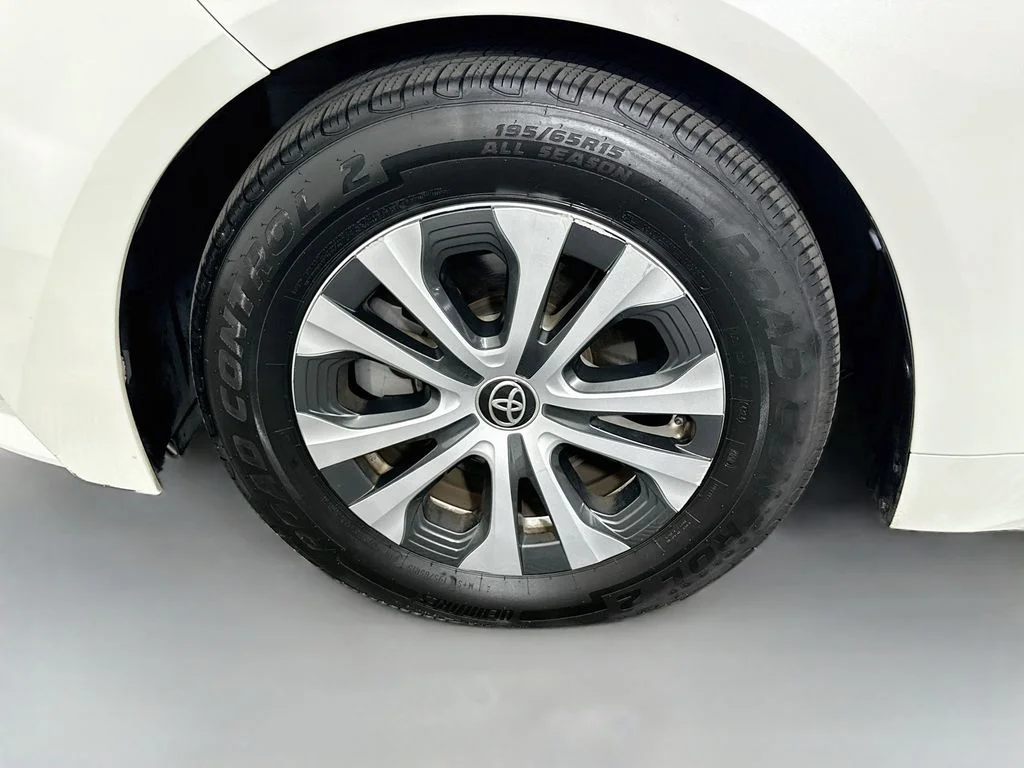Used 2021 Blizzard Pearl Toyota LE image 30