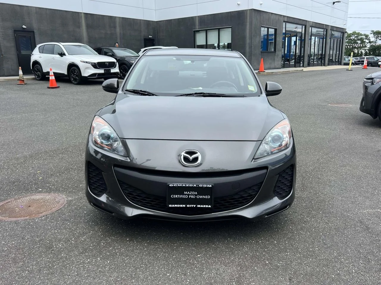 Used 2012 Graphite Mica Mazda i Touring image 8