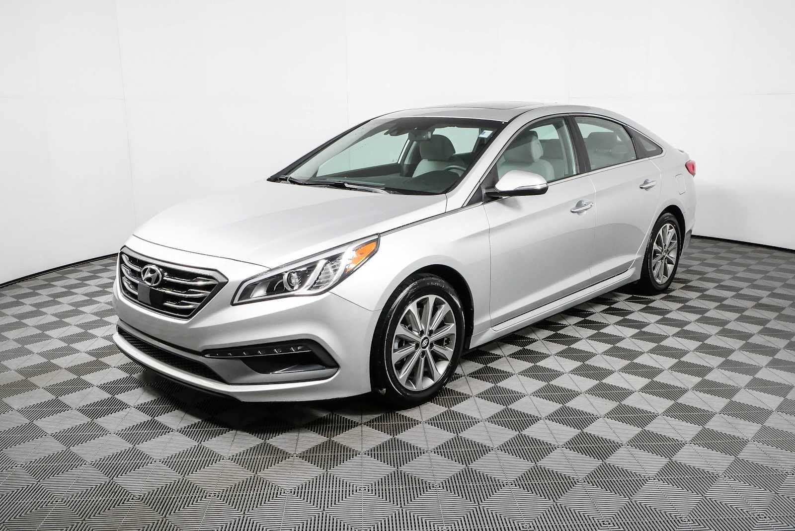 Used 2017 Symphony Silver Hyundai Limited image 26