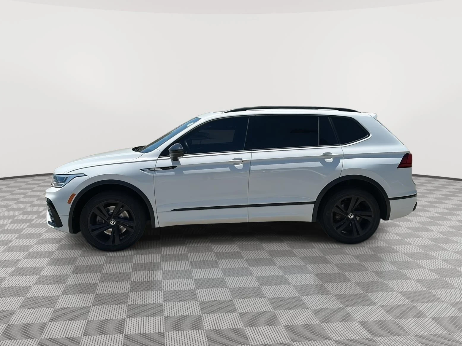 Used 2022 Pure White Volkswagen SE R-Line Black image 8
