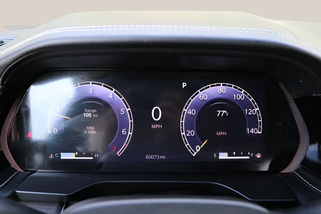 Used 2023 Silver Jeep Limited image 31