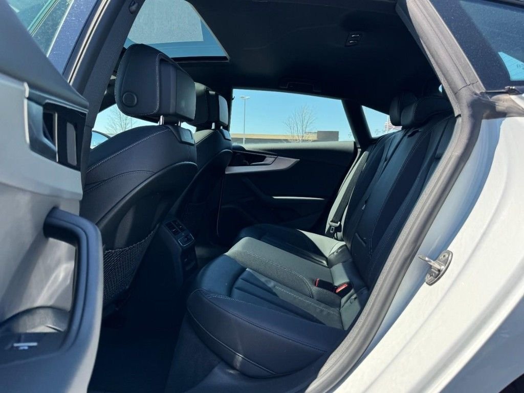 Used 2025  Audi 45 S line Premium image 10