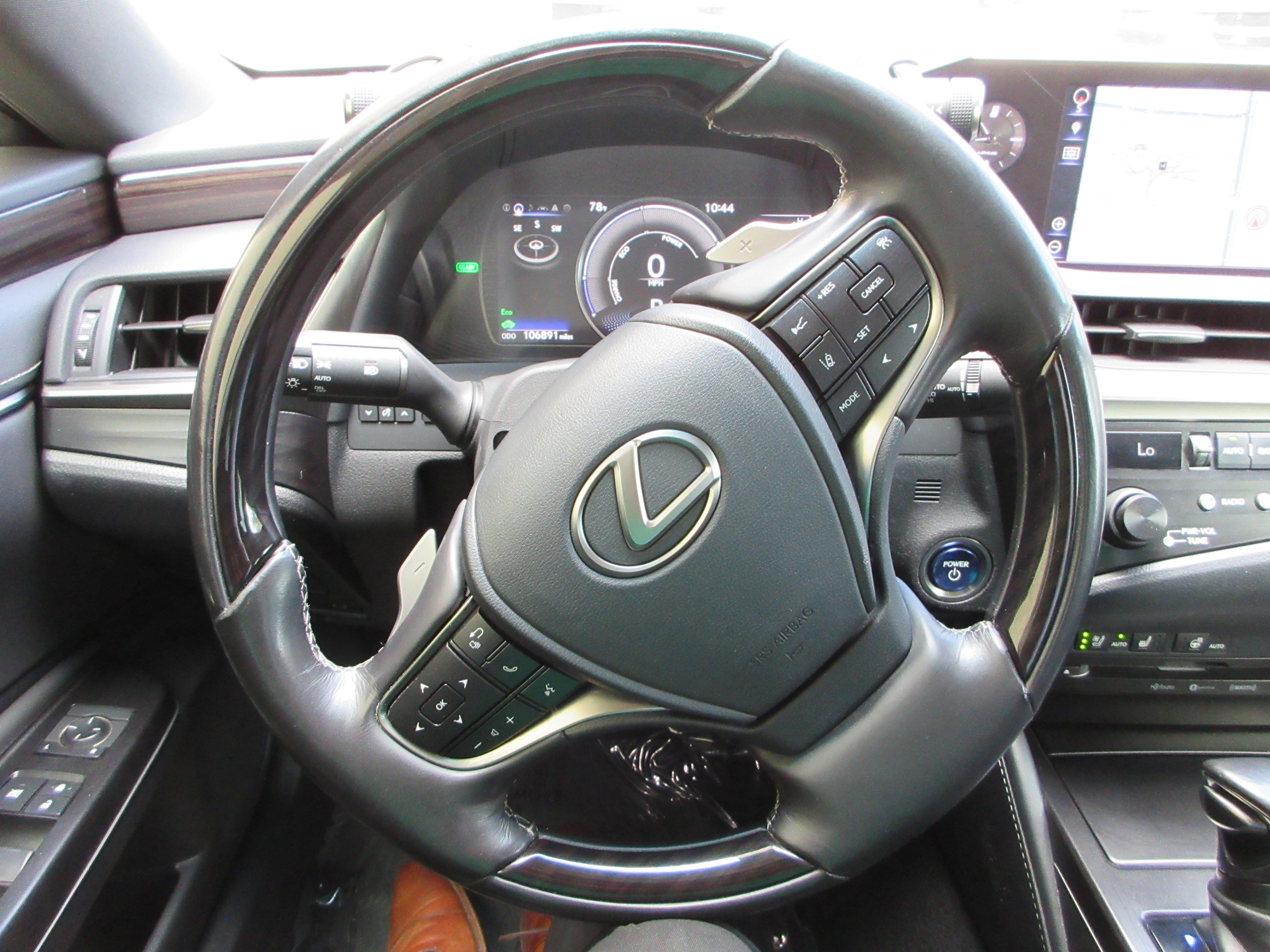 Used 2019 Atomic Silver Lexus 300h image 34
