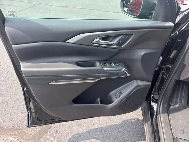 Used 2025 Mosaic Black Metallic Chevrolet LT image 12