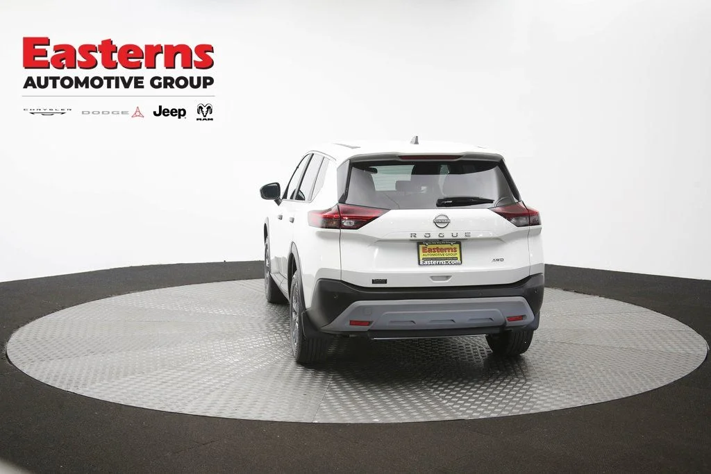Used 2023 White Nissan S image 38