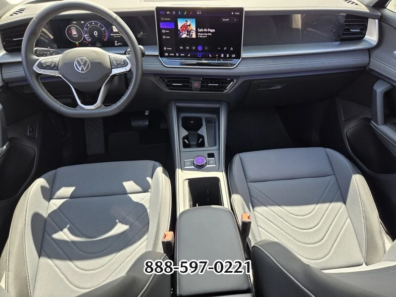 Used 2025 Pyrite Silver Metallic Volkswagen 2.0T SE image 13