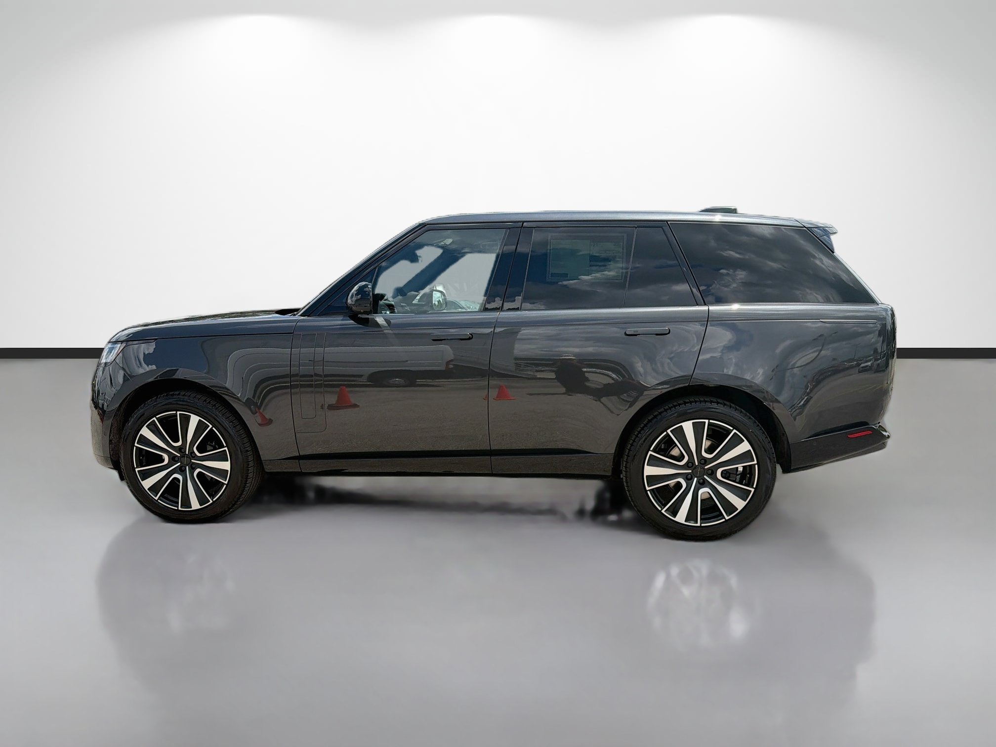 New 2026 Carpathian Grey Land Rover SE image 2