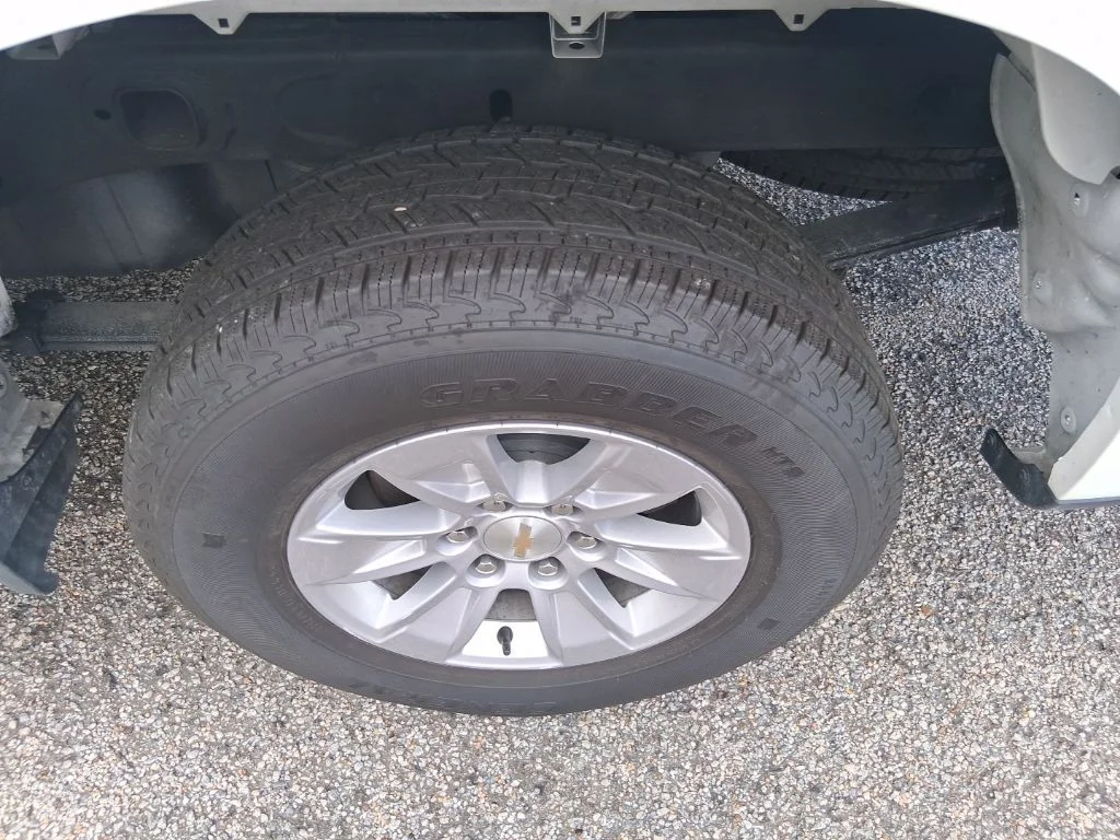 Used 2025 White Chevrolet WT image 9